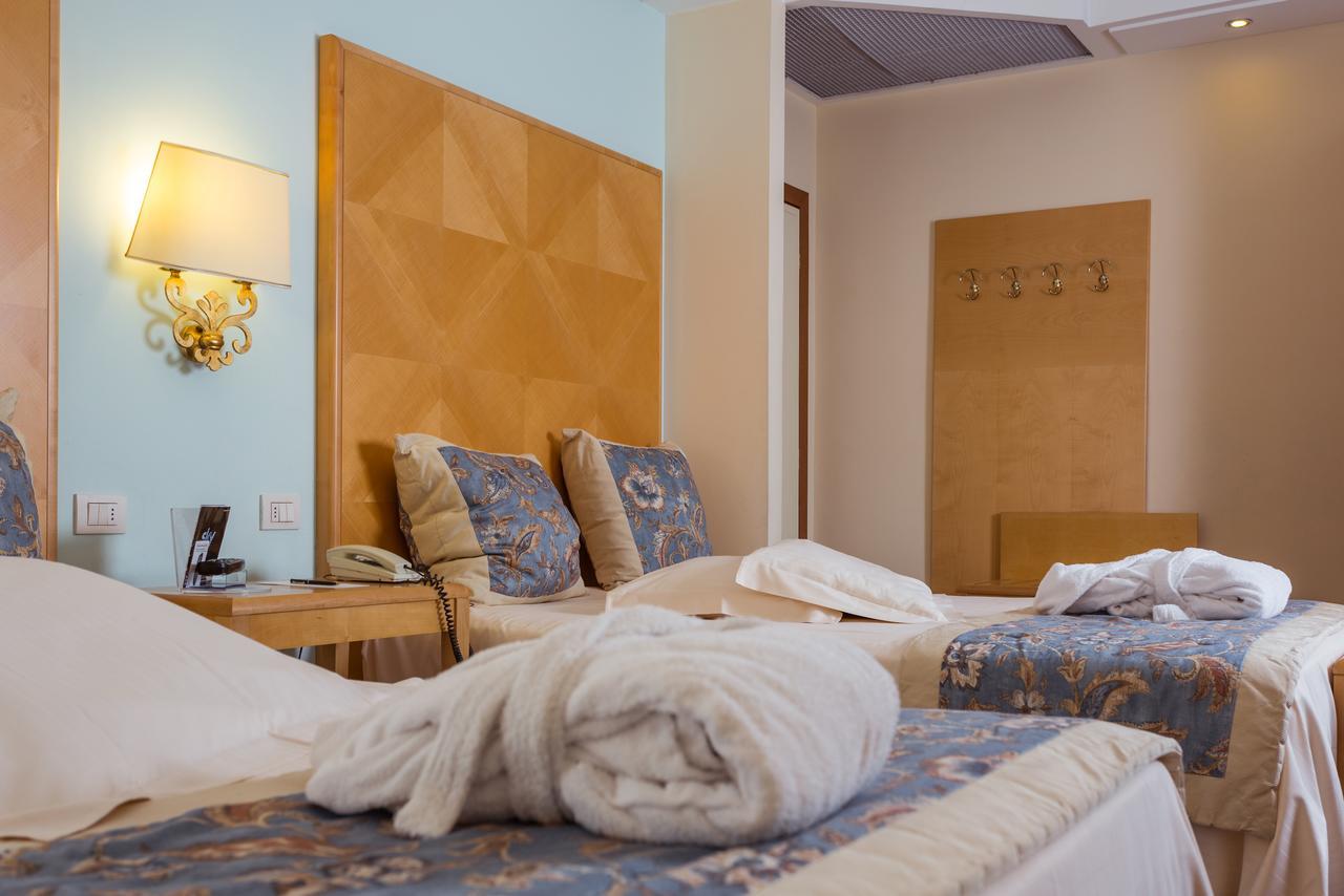 Hotel Luna Riccione E Aqua Spa Only Adults +12 Luaran gambar