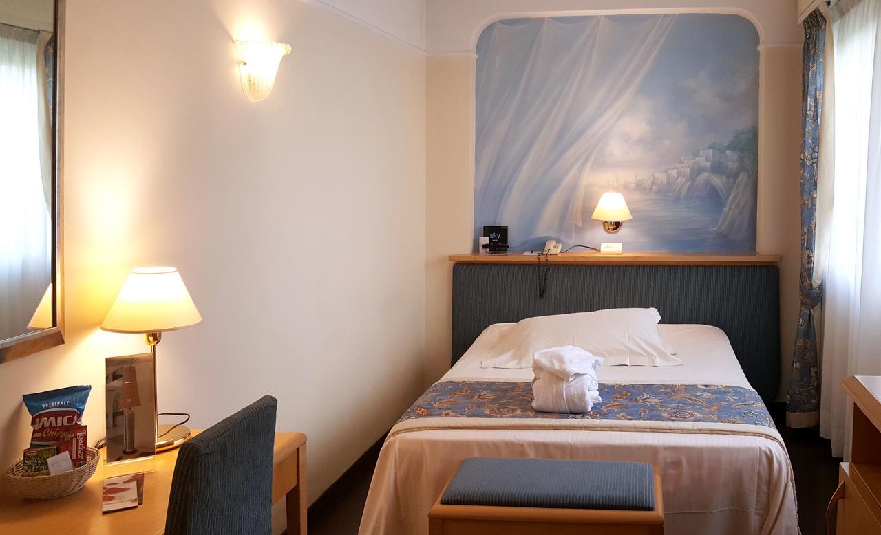 Hotel Luna Riccione E Aqua Spa Only Adults +12 Luaran gambar